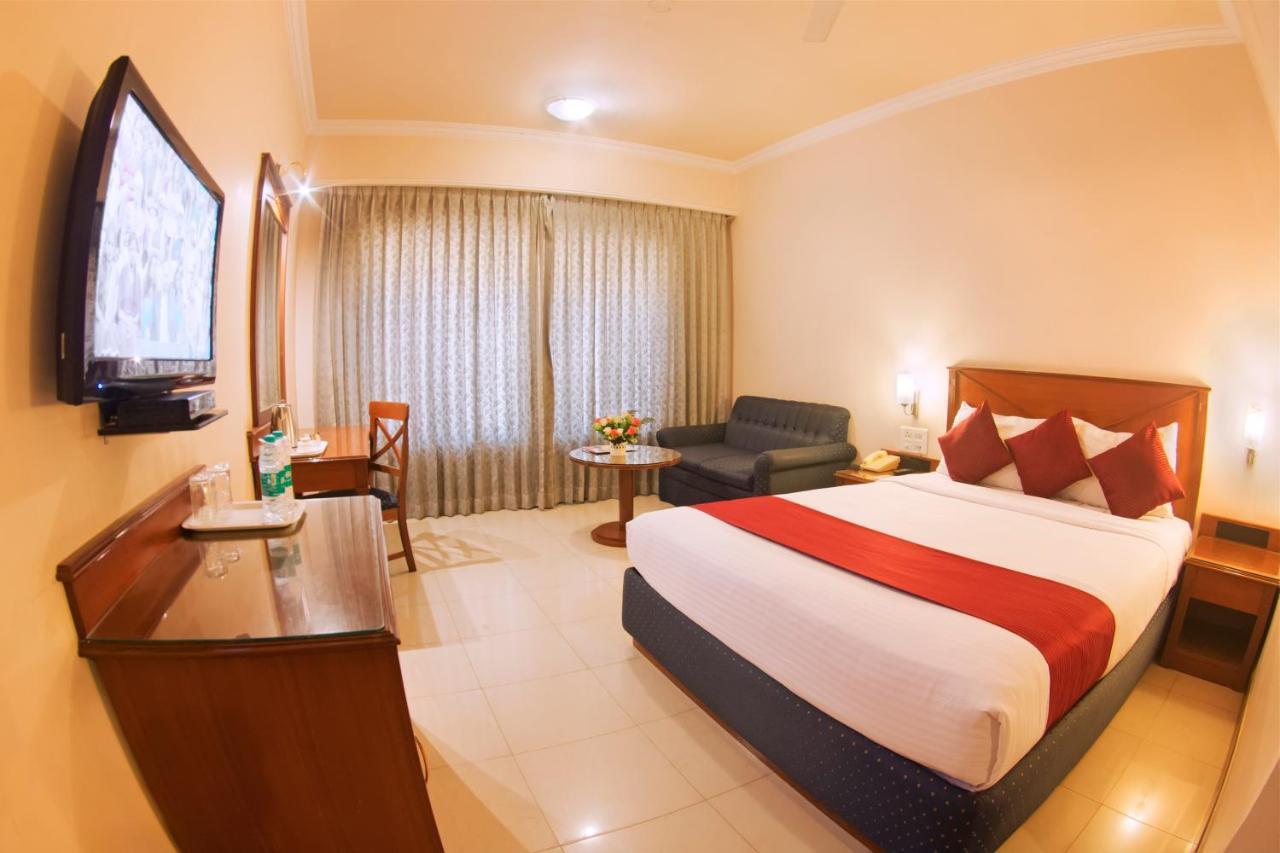 President Hotel Mysore Exteriör bild