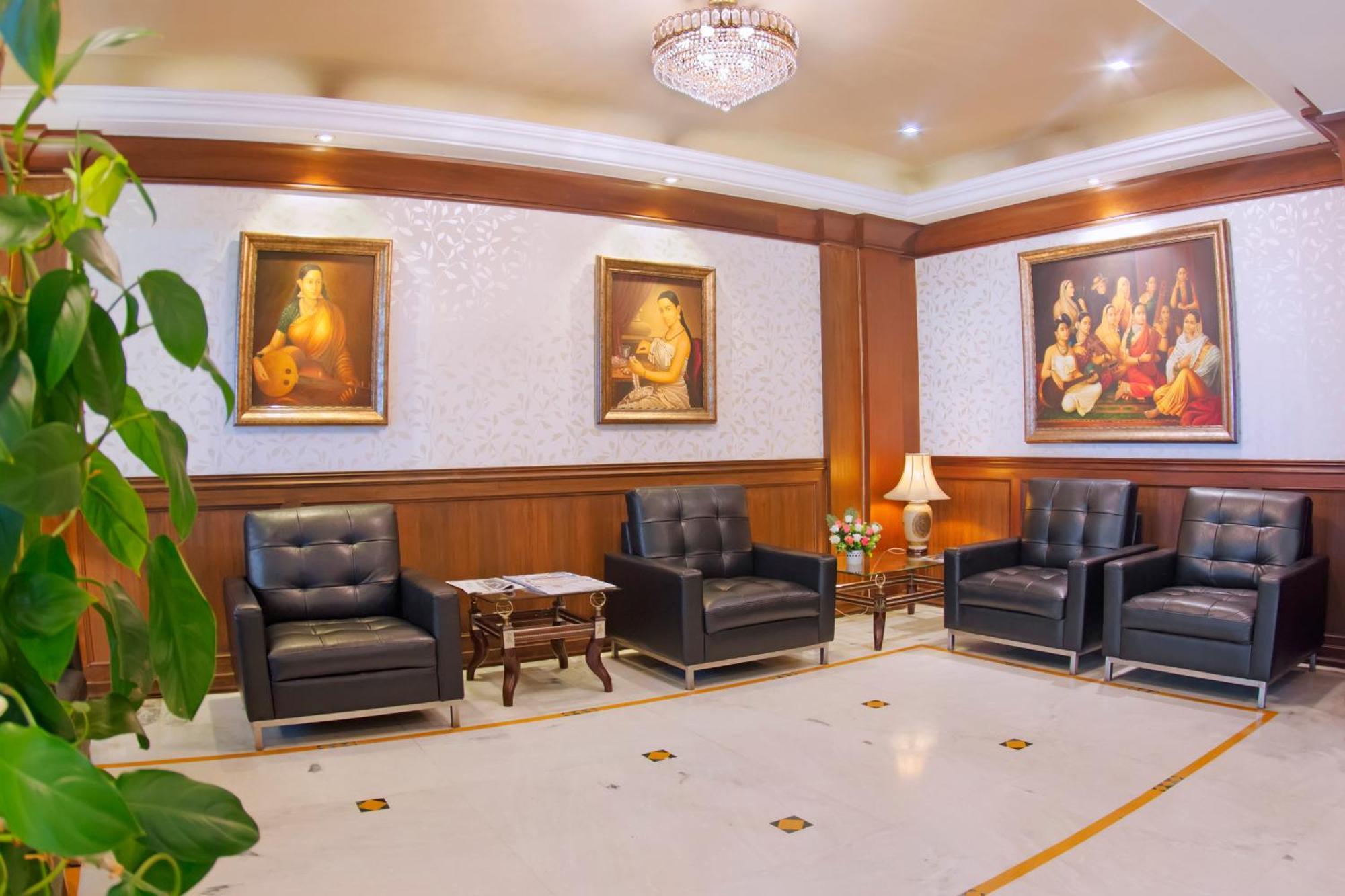 President Hotel Mysore Exteriör bild