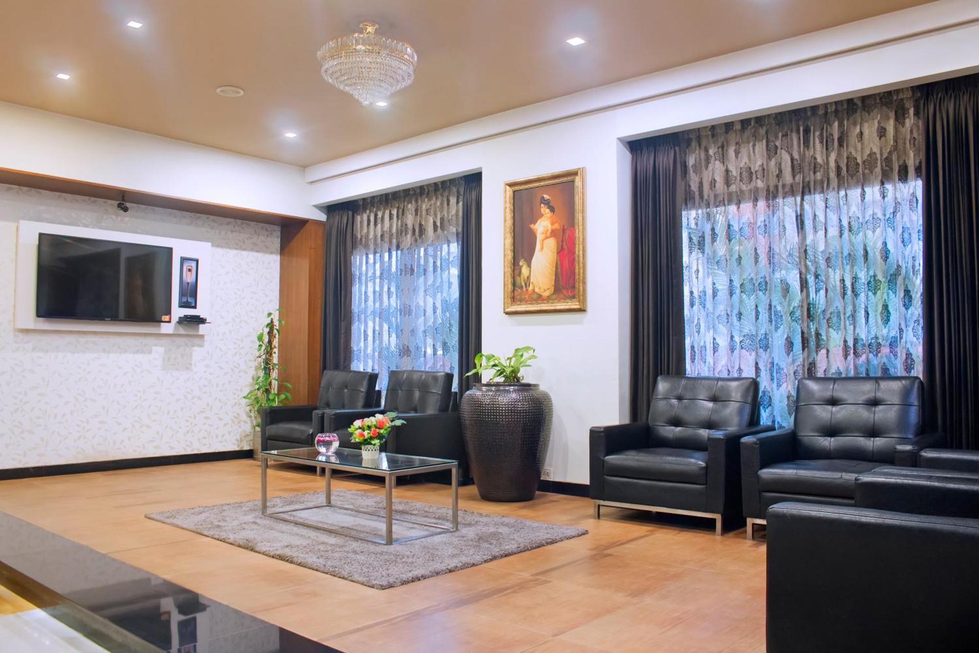 President Hotel Mysore Exteriör bild